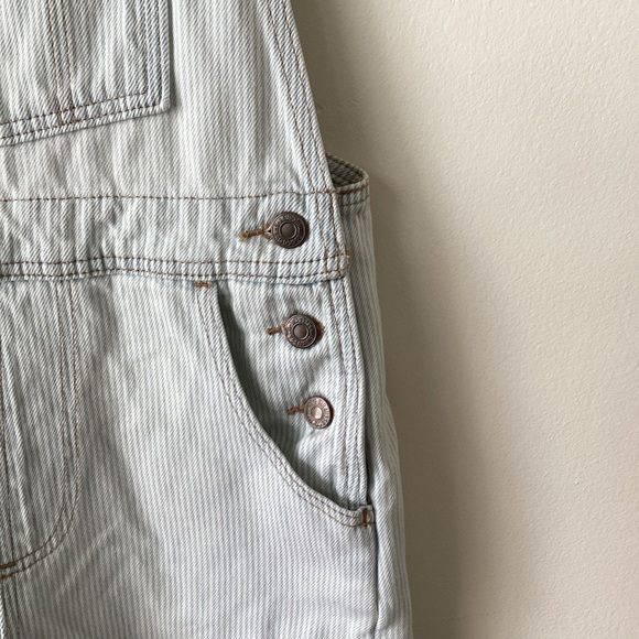 LEVI’S Vintage Overall Shorts - Picture 7 of 11